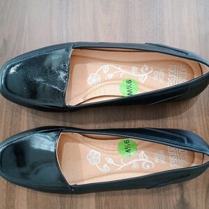 Mootsies Tootsies Black Patent Leather Flats